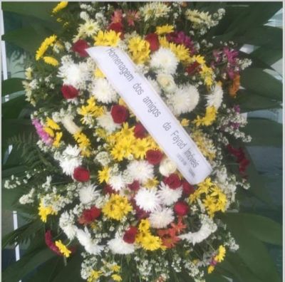 COROAS DE FLORES MÉDIA 01 UNIDADE