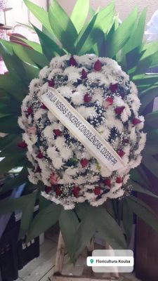 COROA DE FLORES MÉDIA 01 UNIDADE